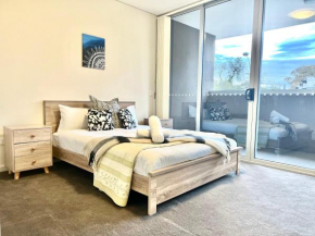 Ashfield 2 Br Apt Bus&Train Shop Parking Sydney